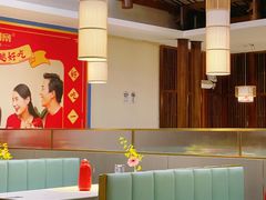 卡座-阿瓦山寨·湘菜现炒·剁椒鱼头王(咸阳总店)