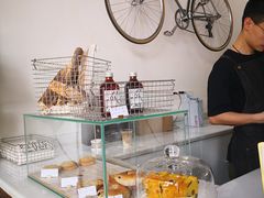 面包甜点陈列柜-常识咖啡common sense(春熙路店)