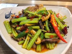 -肖四女乐山跷脚牛肉(世博源店)