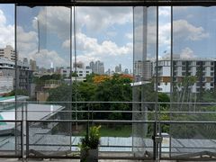 -ROAST coffee & eatery