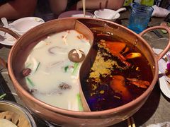 -三人行骨头王火锅(长寿店)