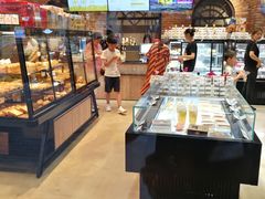 面包甜点陈列柜-皇冠幸福里动物奶油生日蛋糕(万达店)