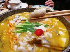 -山城外·非遗酸菜鱼(财富中心店)