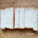 椰奶法式吐司条配焦糖香蕉