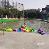 能划船能看小动物的乐园