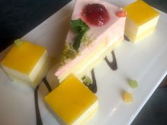 主厨甜品拼盘-YUE·6·西式融合餐厅(外滩六号店)