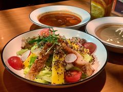 芒果烤鸡藜麦沙拉-MR.ROCKY洛奇先生RESTAURANT&BAR(宝安壹方城店)