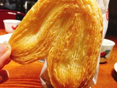 纯奶咸味中蝴蝶-上海哈尔滨食品厂(淮海中路店)