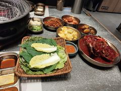 -草家酱蟹炭火烤肉店(珲春南路二店)