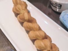 酸奶麻花-东口码头·烧鸽子·鱼头泡饼·地方菜(金鹰悦城店)