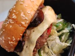 -The Habit Burger Grill 哈比特汉堡(世博店)
