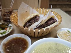 -闫家驴肉老店(华电一校店)