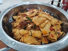 -湖南人家湘菜馆(镇江路店)