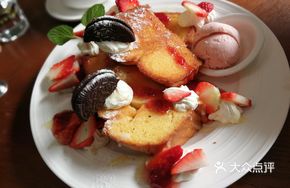 Strawberry Lady Thick Toast