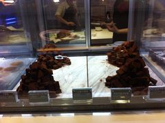 面包甜点陈列柜-Awfully Chocolate(来福士广场店)