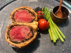 惠灵顿牛排-弦月窗LUNETTE BY AMANDA(复兴路店)