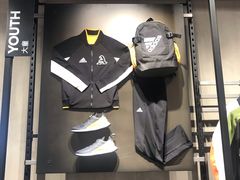-adidas(滔搏朝阳大悦城店)