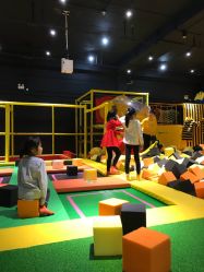 -蹦蹦跳跳(新奥购物中心店)