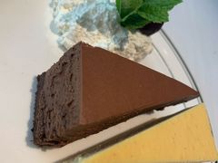 巧克力慕斯蛋糕配自制奶油-Wolfgang’s Steakhouse 沃夫冈牛排馆(上海白玉兰广场店)