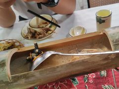 -刘姐啤酒鱼民族演艺餐厅(西街总店)