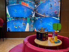 -Swim斯卫姆国际儿童游泳中心(红博中央公园店)