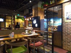 -洪氏嗨捞·广东猪肚鸡·椰子鸡火锅(西咸万象城店)