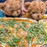 点单不用纠结口味😛一米长披萨满足4️⃣个味道