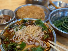 -柳州肥姨妈大骨螺蛳粉(东靖路店)