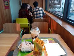 靠窗位-麦当劳(大塘湖景分店)