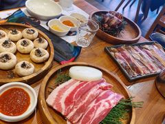 -草家酱蟹炭火烤肉店(珲春南路一店)