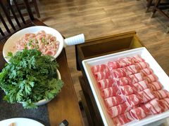 -小天鹅火锅·一线江景洪鼎旗舰店(洪崖洞店)