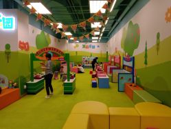 -莫莉幻想儿童乐园(青岛金茂湾店)