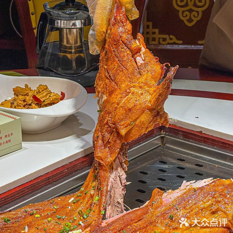 在武汉！沉浸式吃秋天的第一只烤全羊！