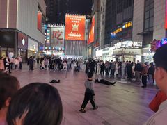 -观音桥步行街