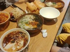 -三好食堂(煎饺·馄饨·肉饼米线·盛世广场店)