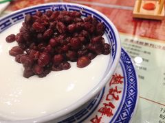 -赵记传承特色牛奶甜品(泉城广场店)