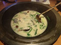 -咕嘟草帽鱼·牛奶一样的鲜鱼汤(天鹅湖万达广场店)