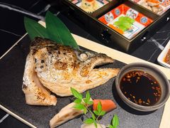 -山川小町·极番烧肉(新地假日广场店)