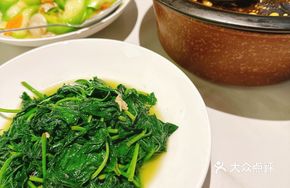 Stir-fried Sweet Potato Leaves with Garlic