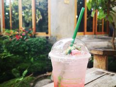 -Chom Cafe and Restaurant