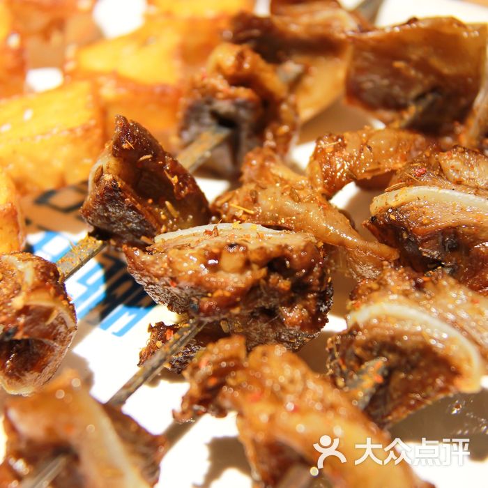 烤羊脆骨                 猴子萱           小猫爱上小狮子