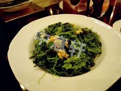 -泉城欧乐堡戏水湾艺术养生温泉