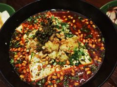 沸腾水煮海斑鱼豆花-君悦酒店·1881·北京烤鸭