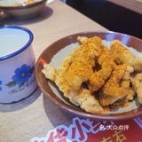一人一大盘，一个人差不多点个6-7个菜，量真的很大
