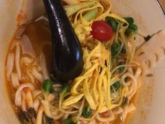 手切酸菜牛腱子面-陳八两面家(滨江天街店)