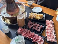 -果松木炭酸菜铜火锅·外婆参鸡汤