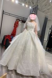 -Lady  Jane高端婚纱礼服馆
