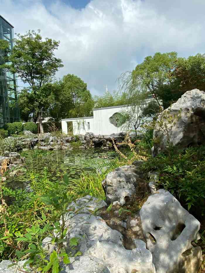 苏州雍景山庄-"带亲戚朋友去住过两天.酒店就在进景区的.