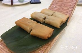 Dragon and Phoenix Large Spring Rolls