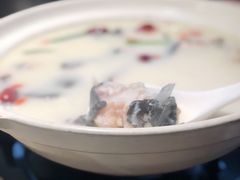 鱼钩鱼炖汤-老阿爸鲜鱼土菜(昆山花桥店)